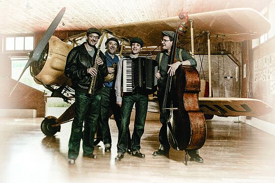 Bait Jaffe Klezmer Orchestra – «Flying High» Bait Jaffe Klezmer Orchestra – «Flying High»