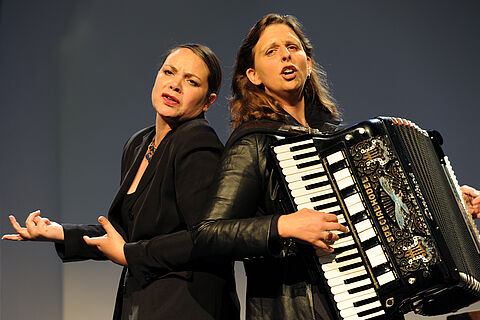 Knuth und Tucek Freiheit